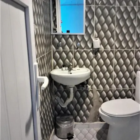 Hotell Oezyurt Istanbul