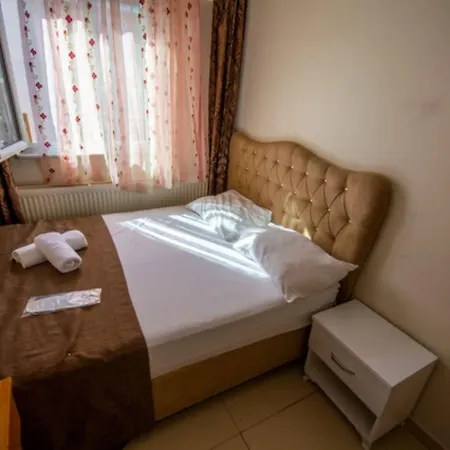 Oezyurt Hotell *